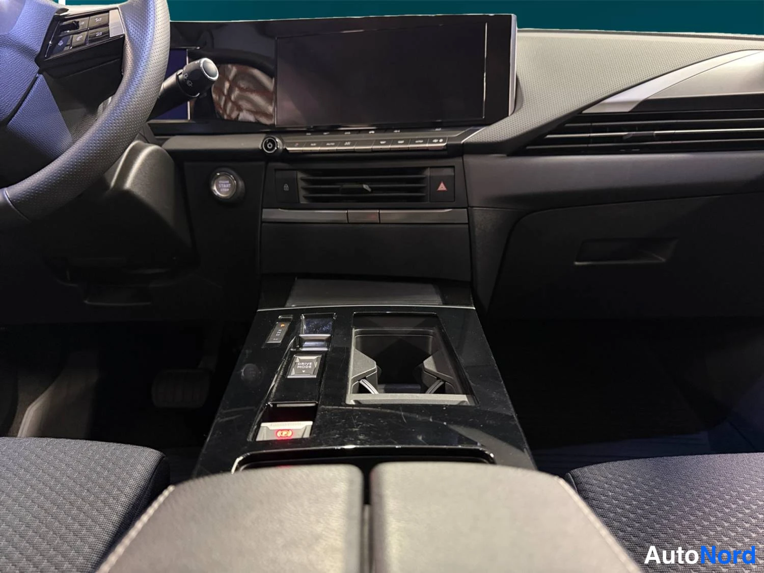 Sininen Opel Astra Sports Tourer 2024, kuva 11
