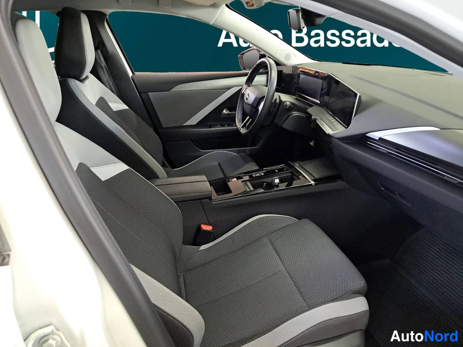 White Opel Astra Sports Tourer 2024, photo 11