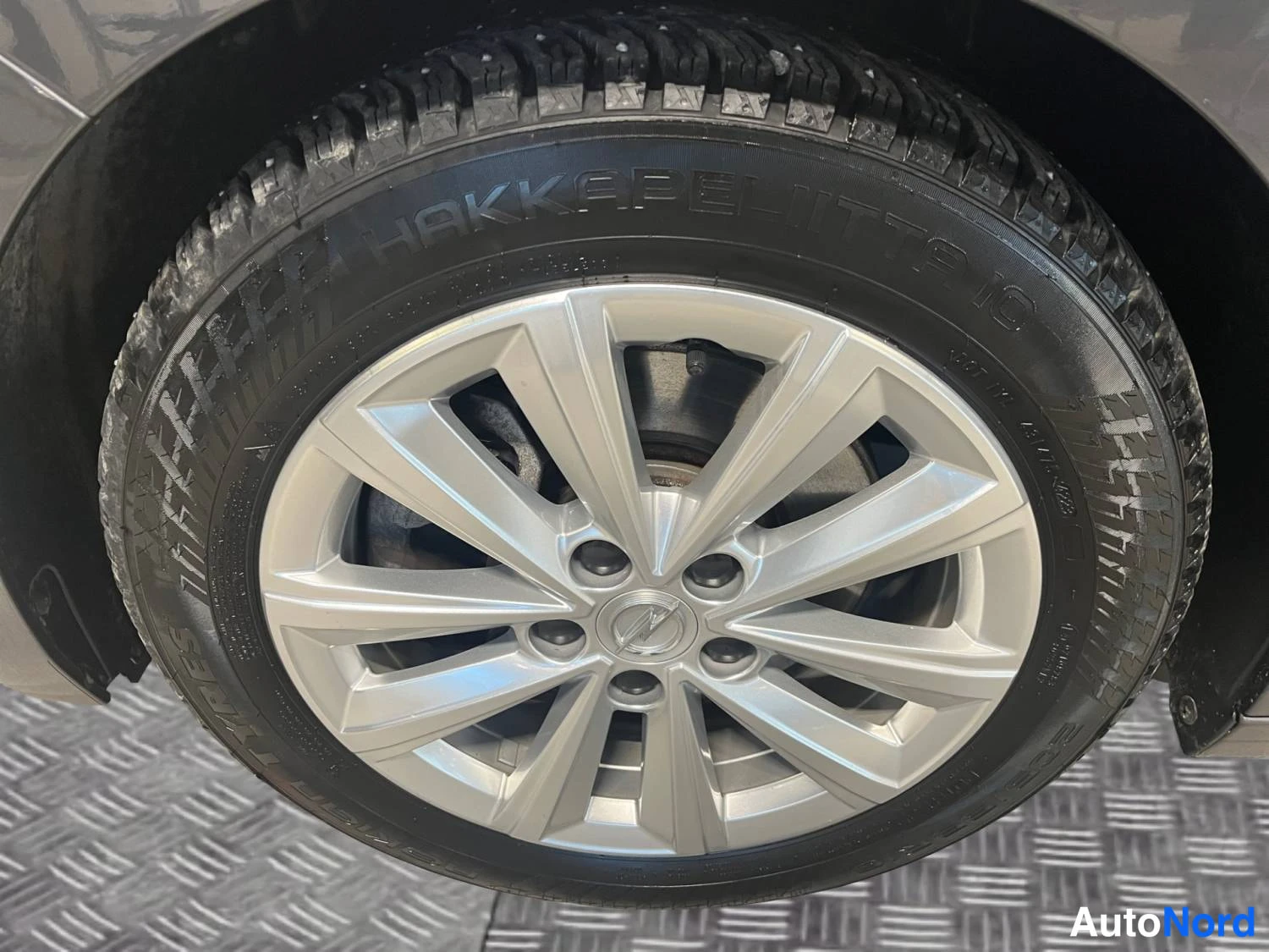 Harmaa Opel Astra 2024, kuva 14