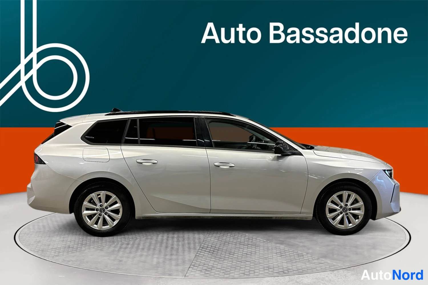 Hopea Opel Astra Sports Tourer 2024, sivulta, kuva 5