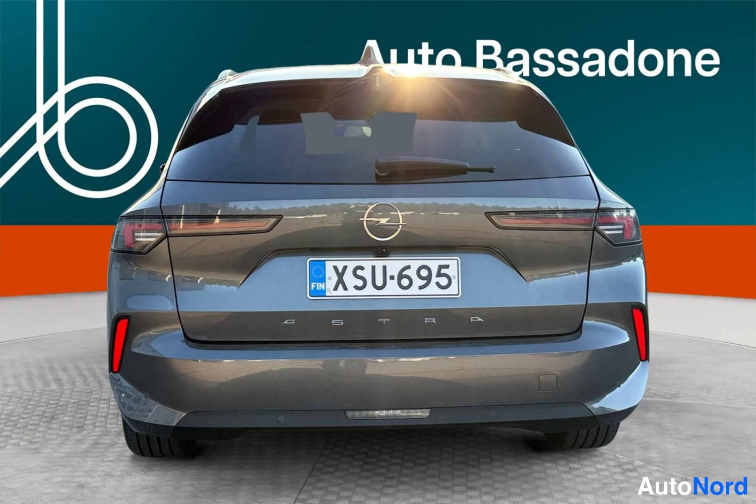 Harmaa Opel Astra Sports Tourer 2024, takaa, kuva 6