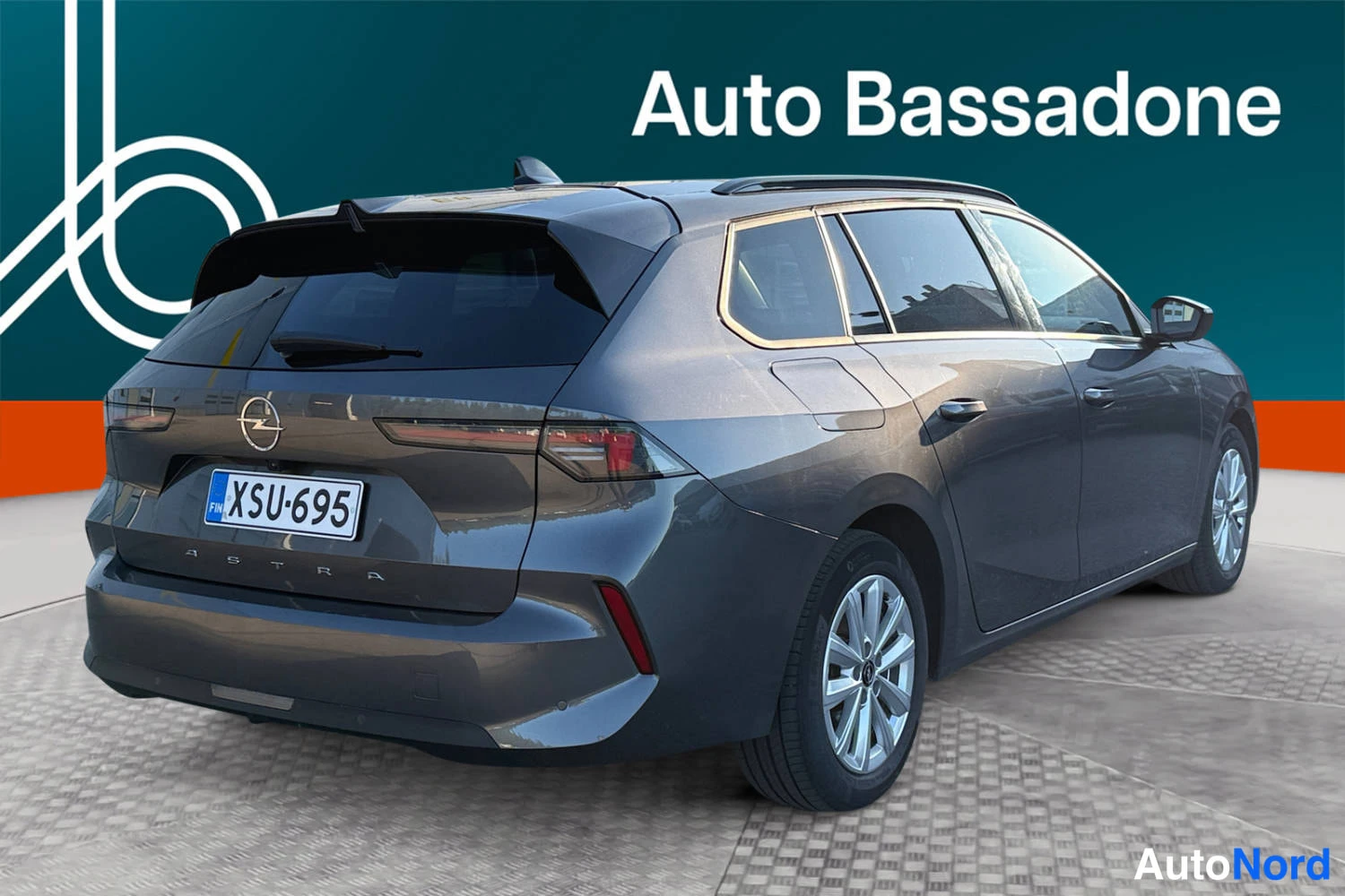 Harmaa Opel Astra Sports Tourer 2024, kuva 19