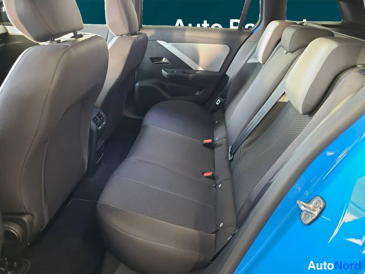 Blue Opel Astra sports tourer 2026, photo 15