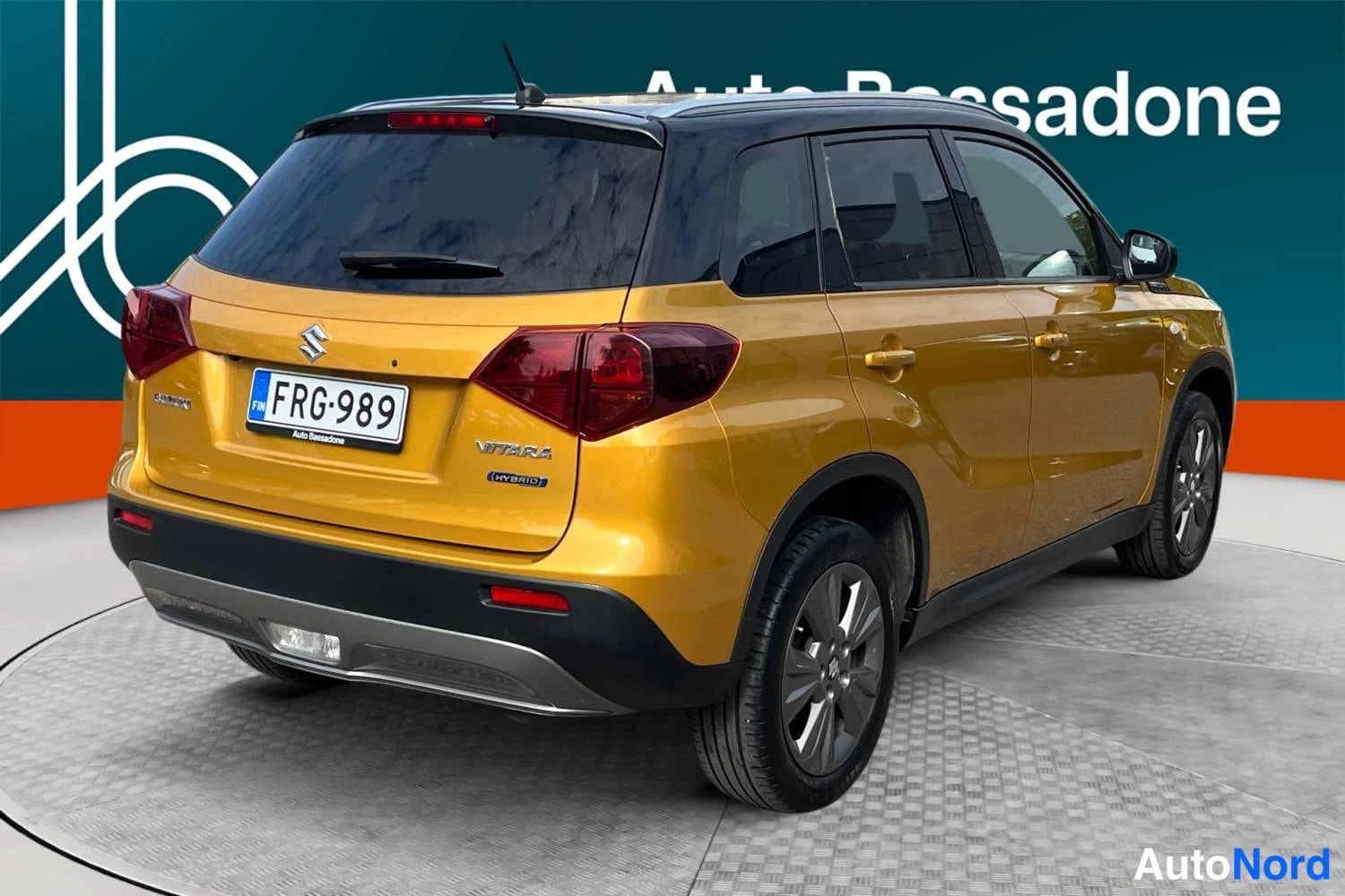 Kulta Suzuki Vitara 2023, takaviisto, kuva 6