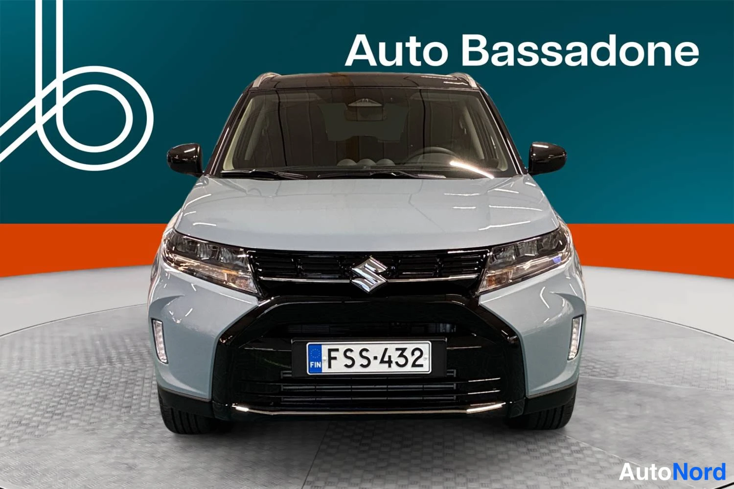 Sininen Suzuki Vitara 2026, edestä, kuva 4