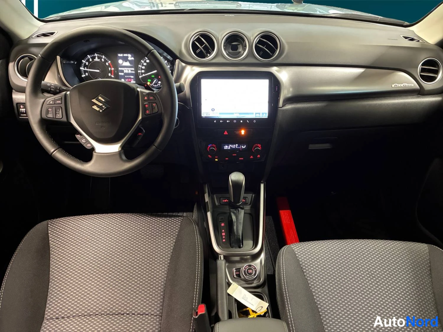 Sininen Suzuki Vitara 2026, kuva 10