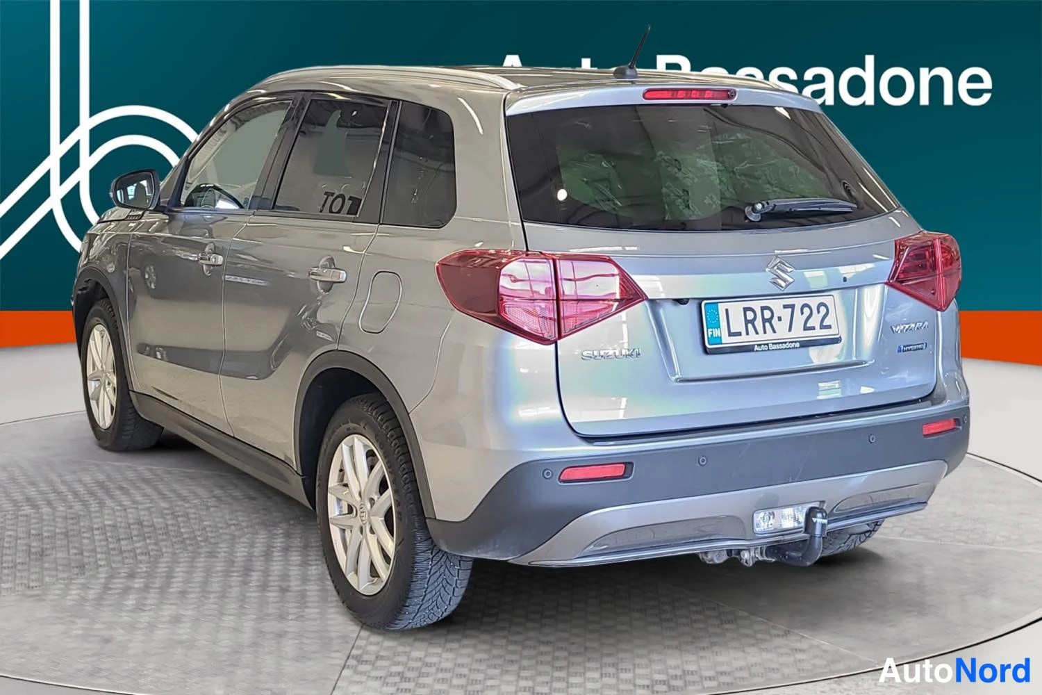 Hopea Suzuki Vitara 2022, takaviisto, kuva 6