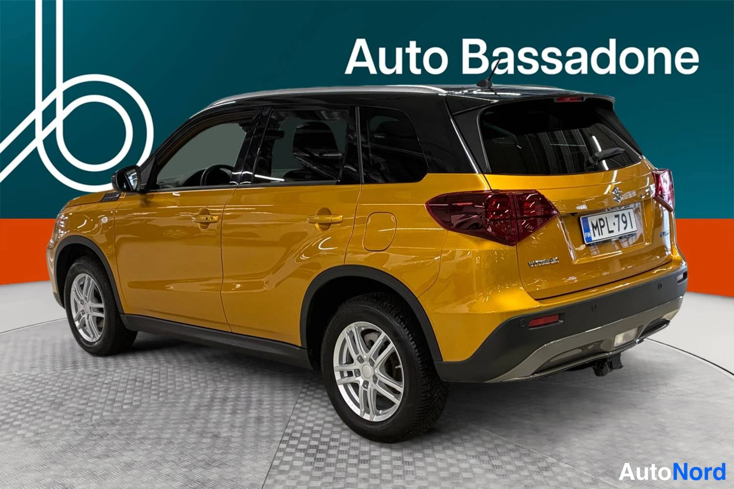 Keltainen Suzuki Vitara 2025, takaviisto, kuva 7