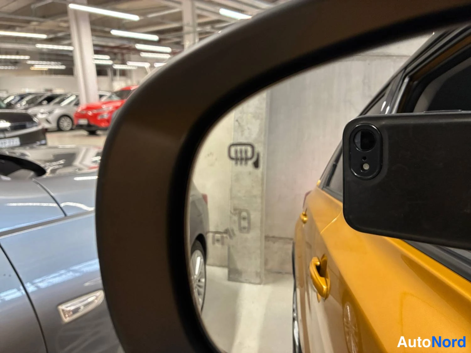 Keltainen Suzuki Vitara 2025, sivulta, kuva 6