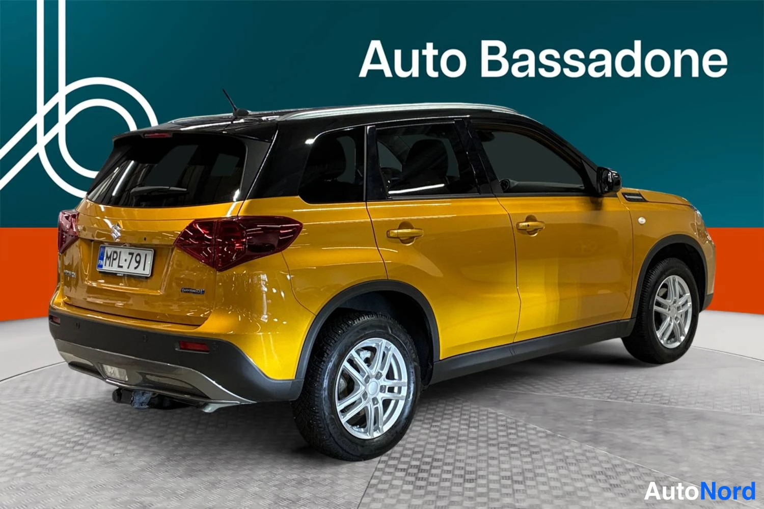 Keltainen Suzuki Vitara 2025, takaviisto, kuva 8