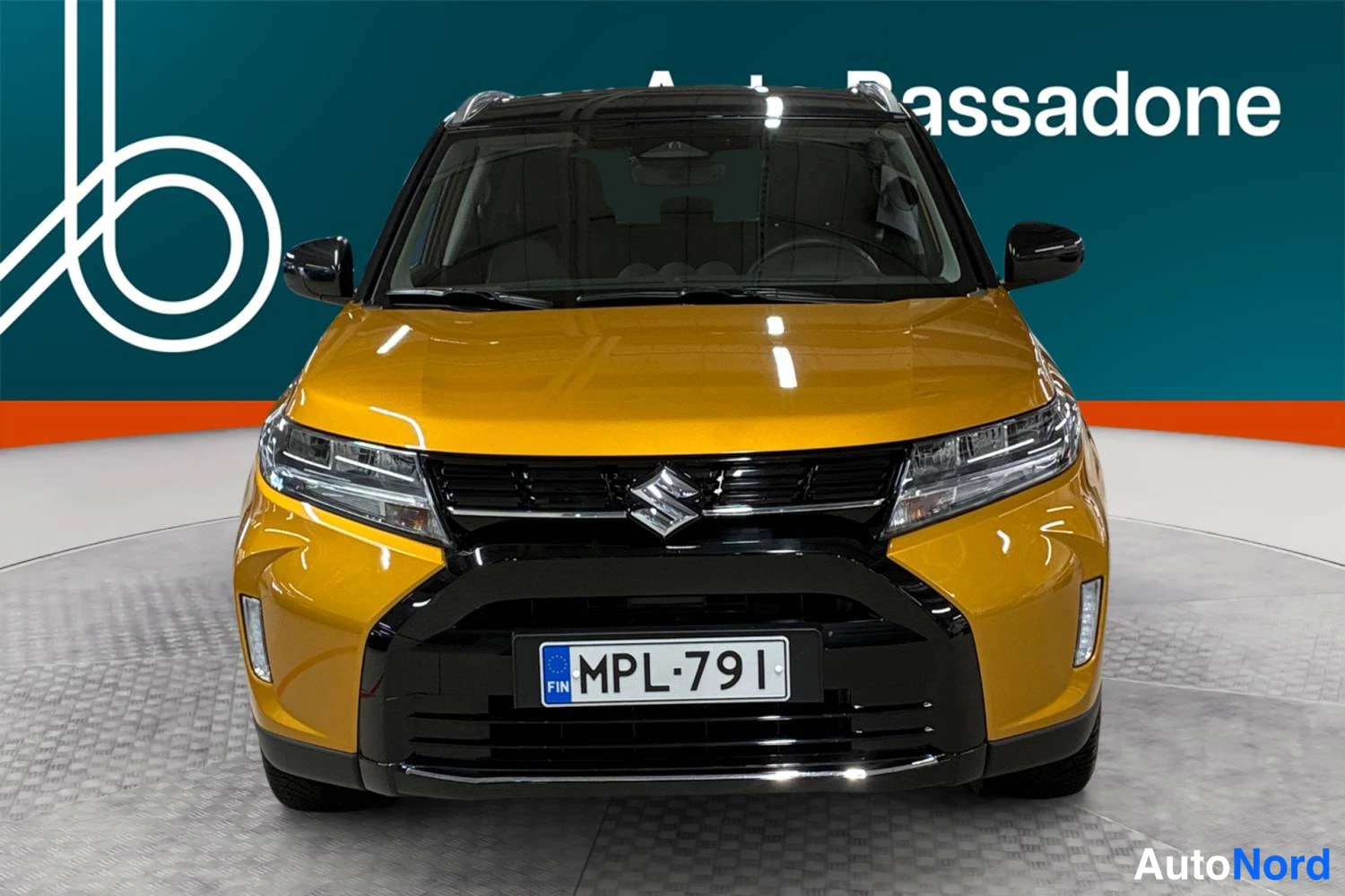 Keltainen Suzuki Vitara 2025, edestä, kuva 4