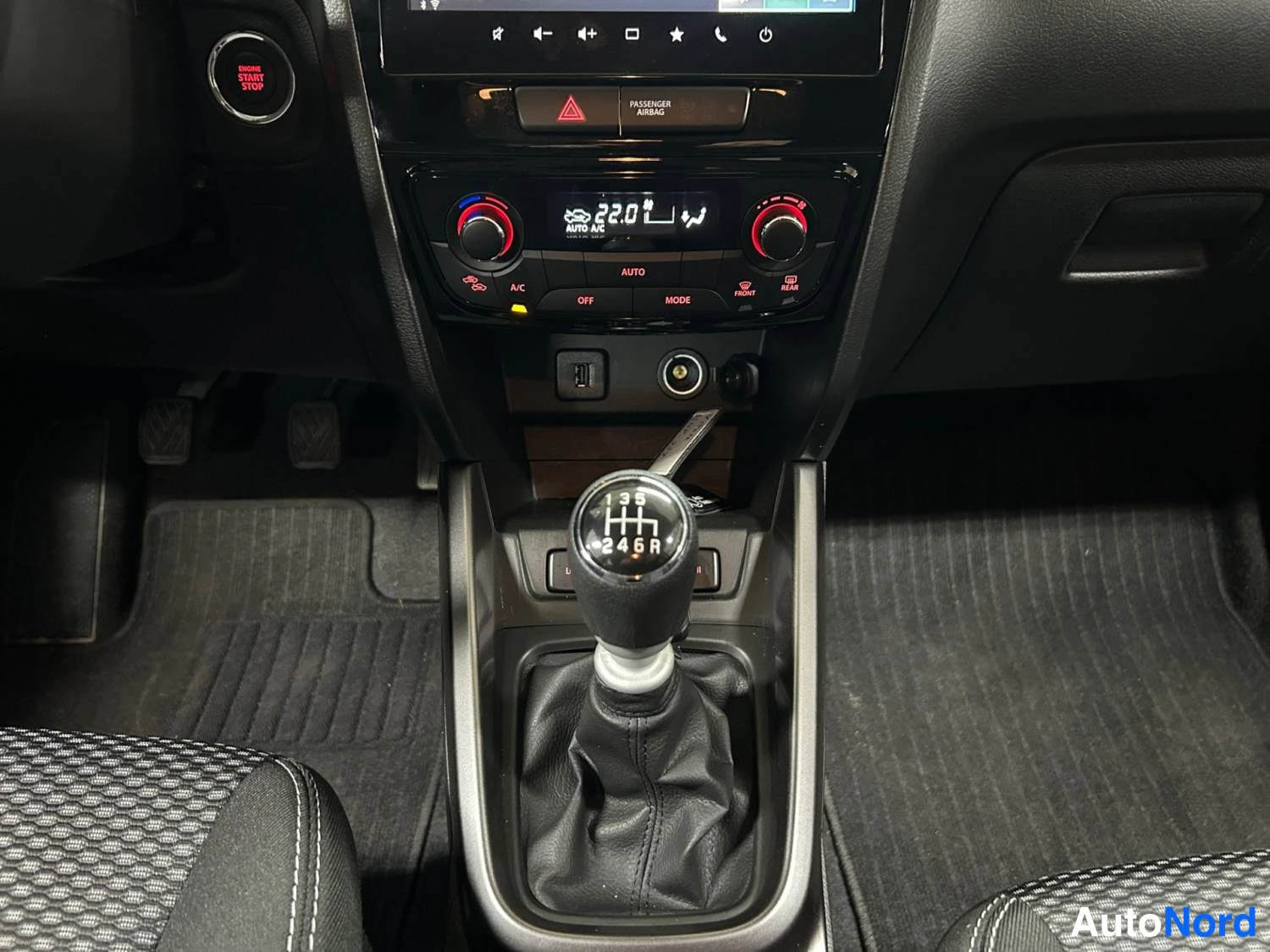 Keltainen Suzuki Vitara 2025, kuva 26