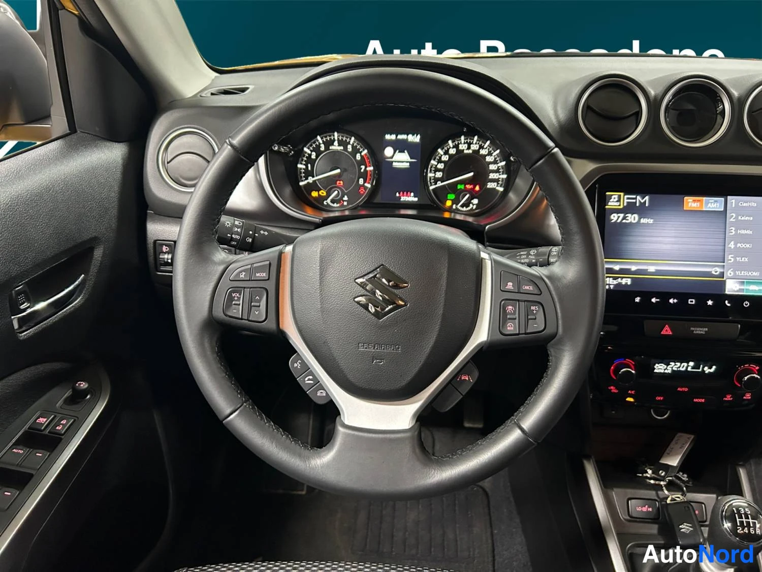 Keltainen Suzuki Vitara 2025, kuva 12