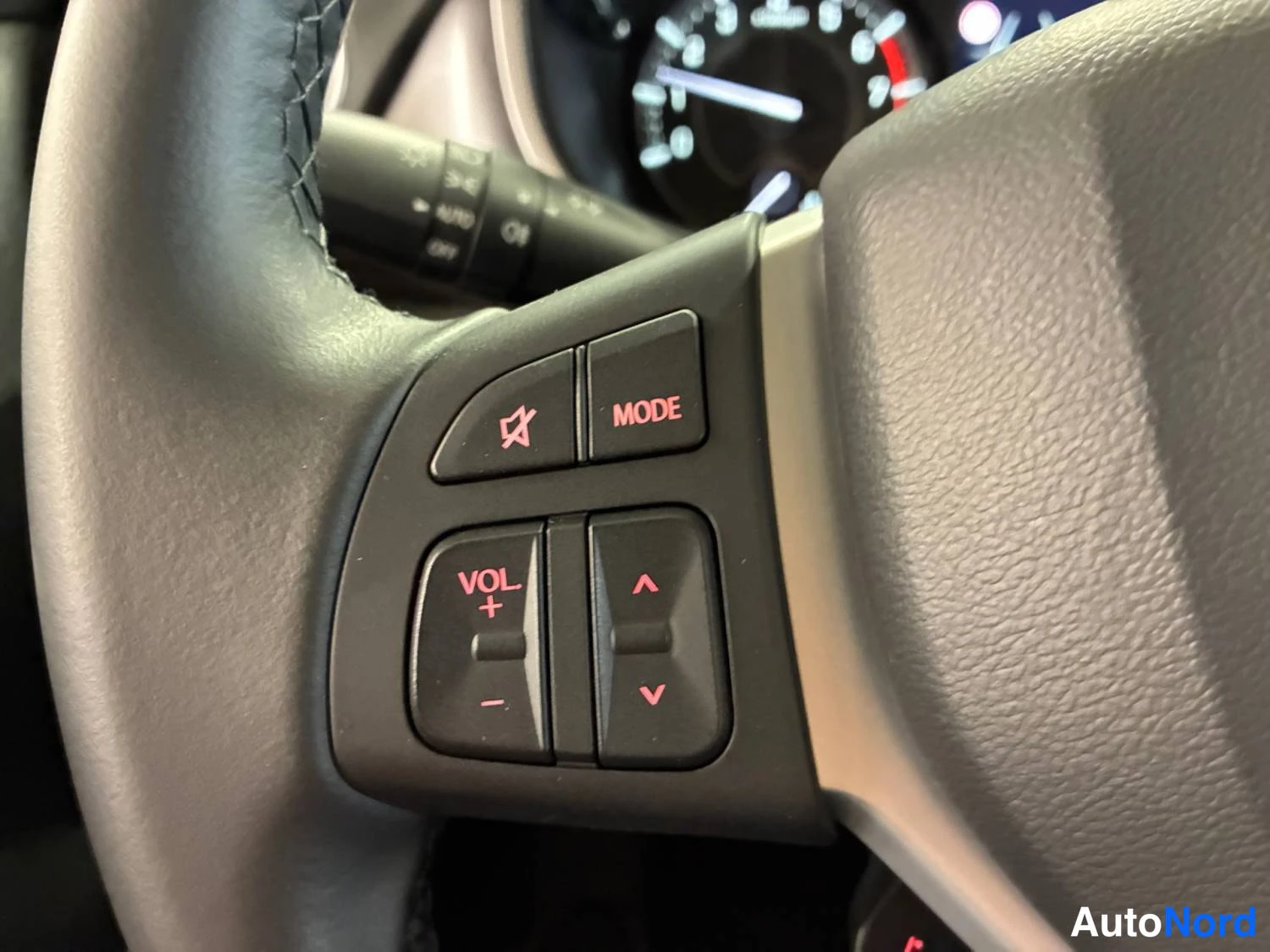 Sininen Suzuki Vitara 2025, kuva 30