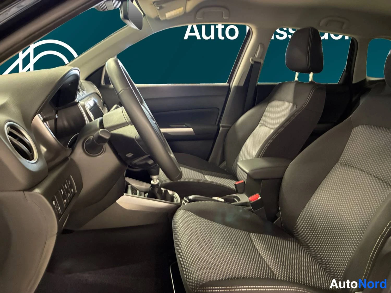 Sininen Suzuki Vitara 2025, kuva 11