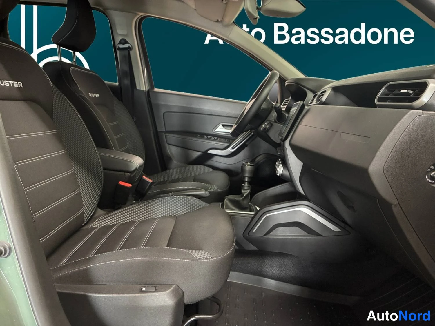 Harmaa Dacia Duster 2023, kuva 31