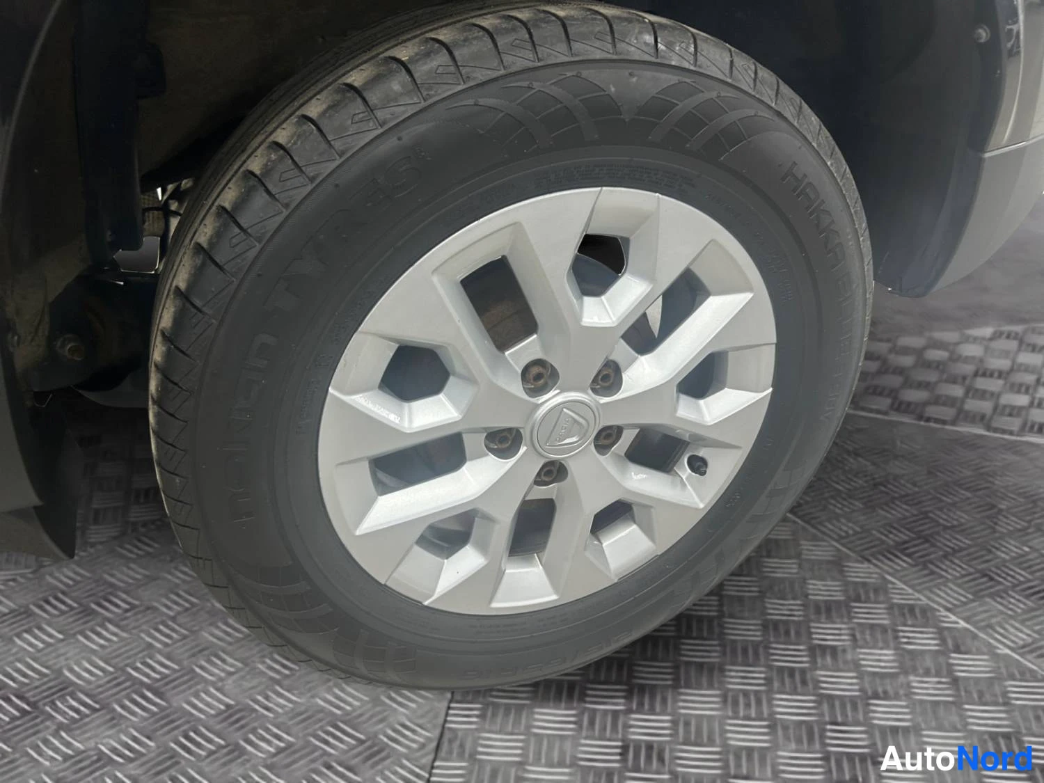 Musta Dacia Duster 2022, kuva 10