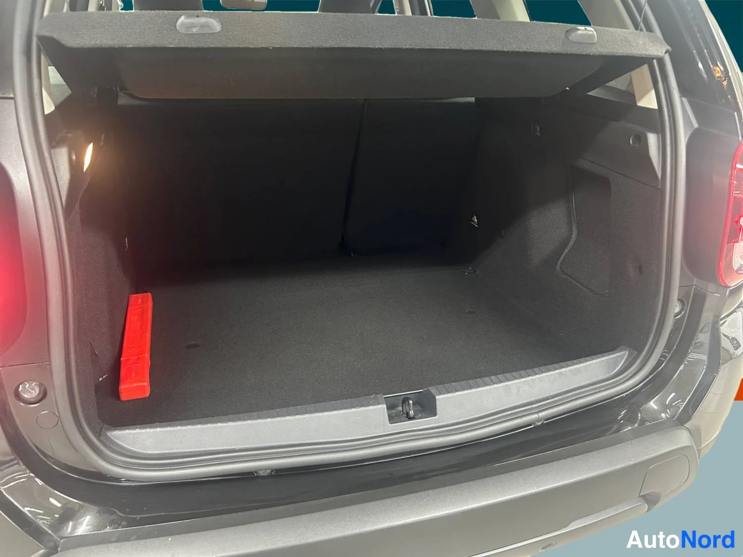 Musta Dacia Duster 2022, kuva 11