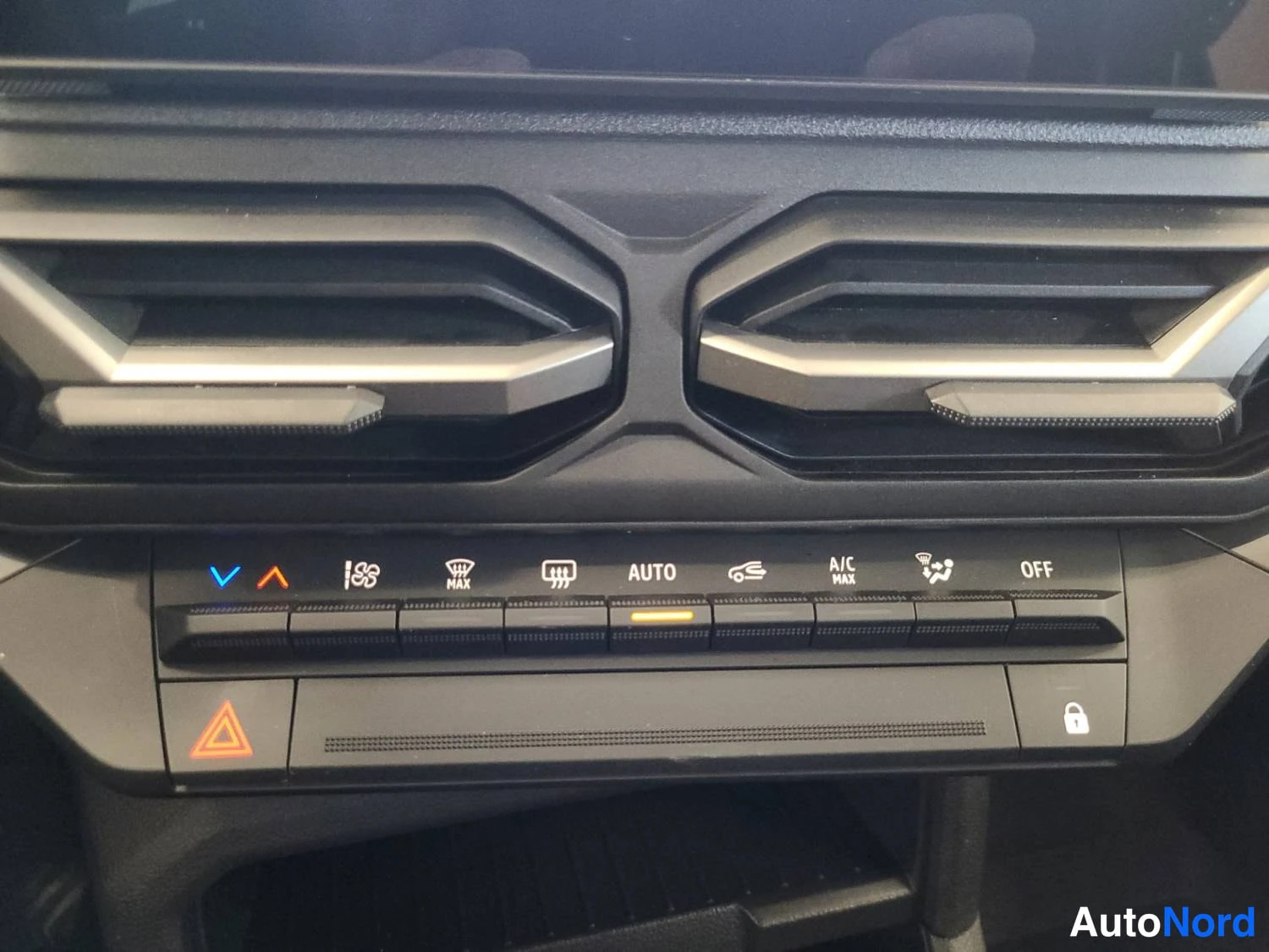 Beige Dacia Duster 2024, kuva 23