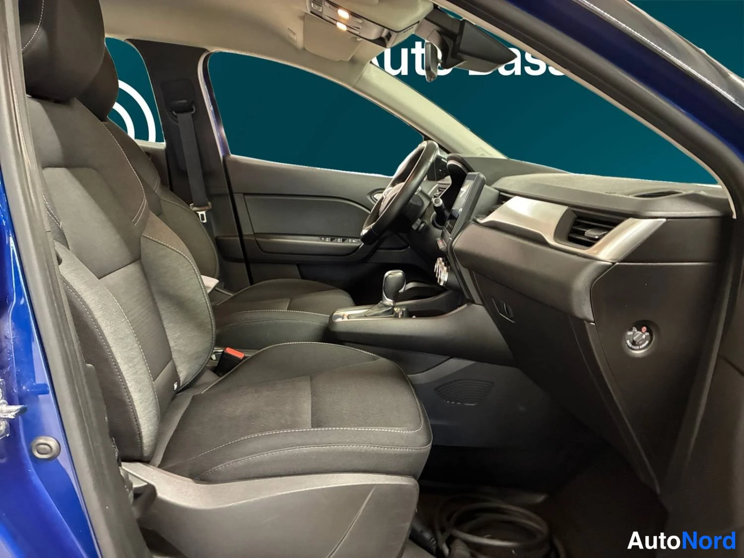 Sininen Renault Captur E-TECH Plug-in hybrid 2022, kuva 15