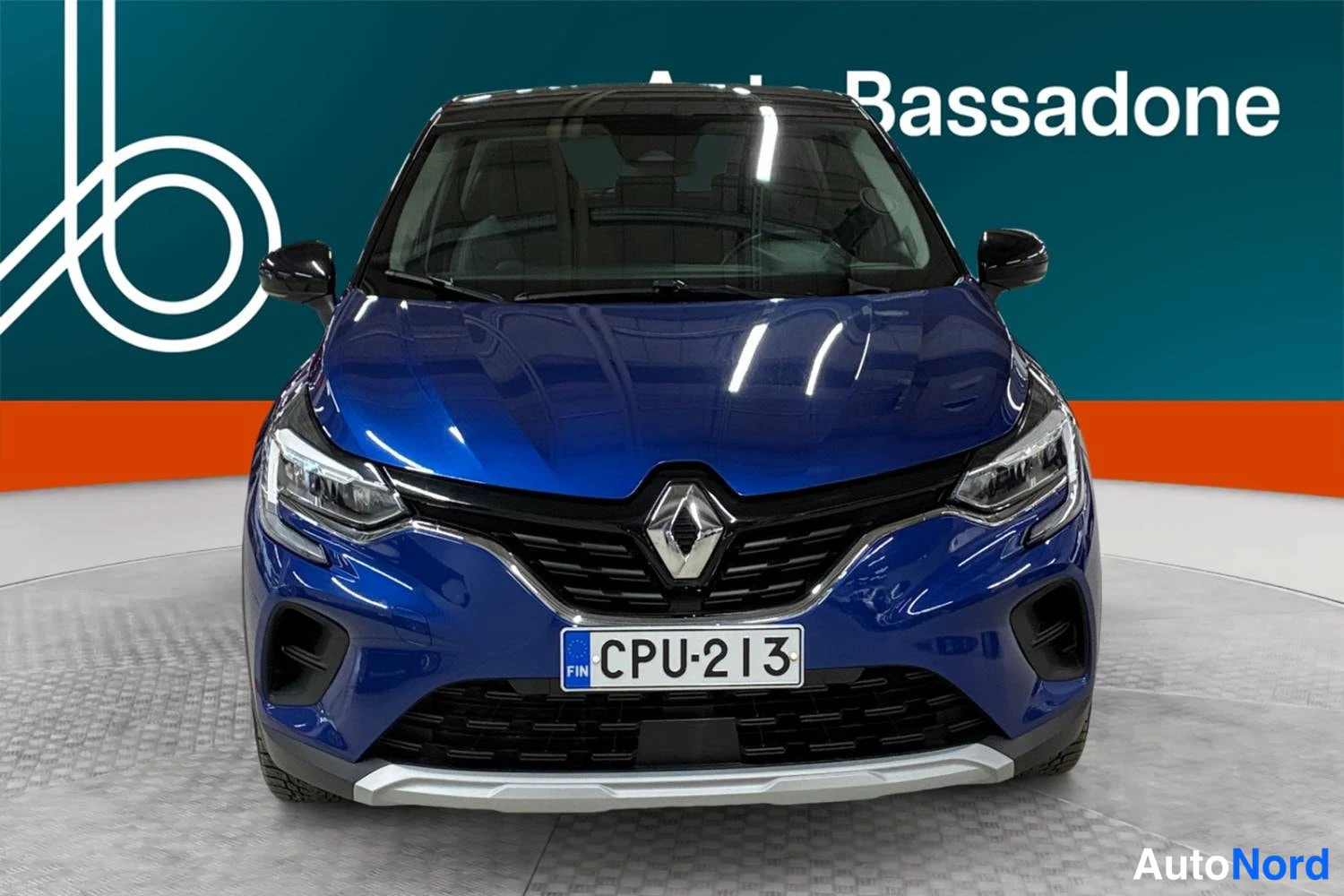 Sininen Renault Captur E-TECH Plug-in hybrid 2022, edestä, kuva 5