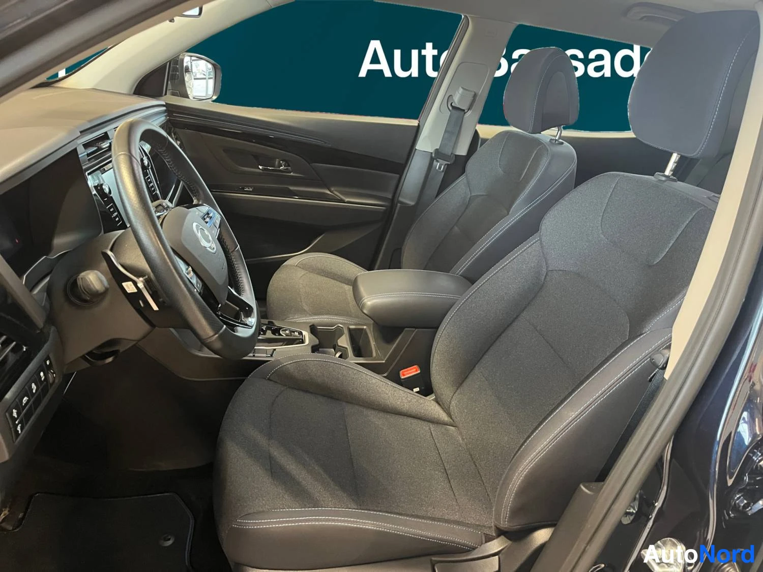 Sininen SsangYong Korando e-Motion 2024, kuva 18