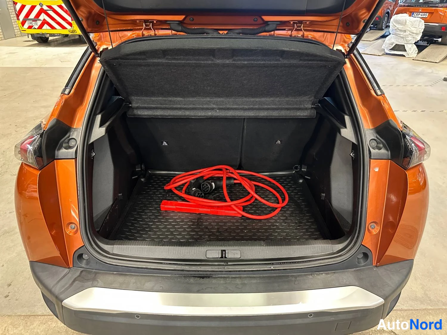 Oranssi Peugeot E-2008 2023, takaa, kuva 9