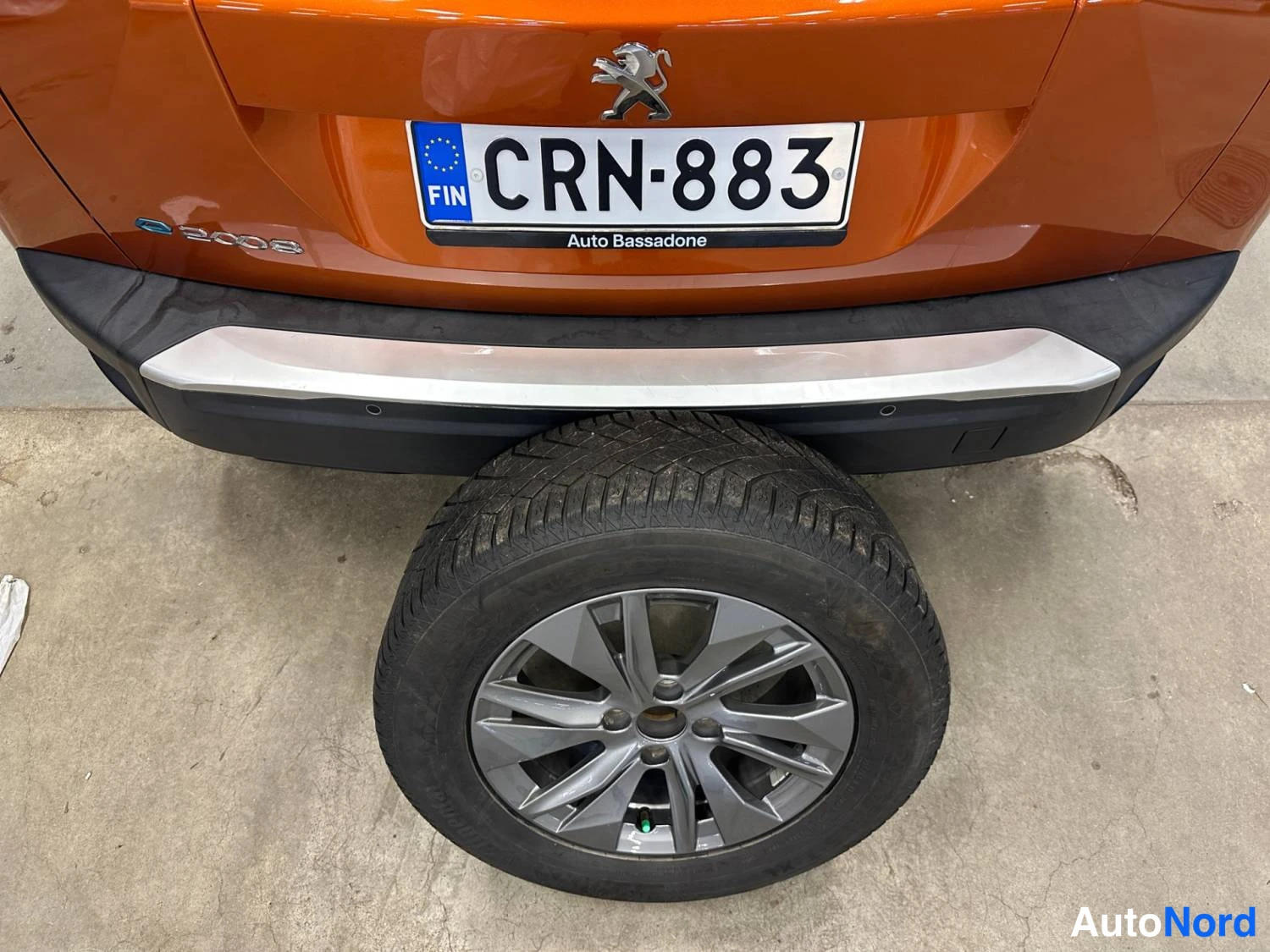Oranssi Peugeot E-2008 2023, takaa, kuva 10