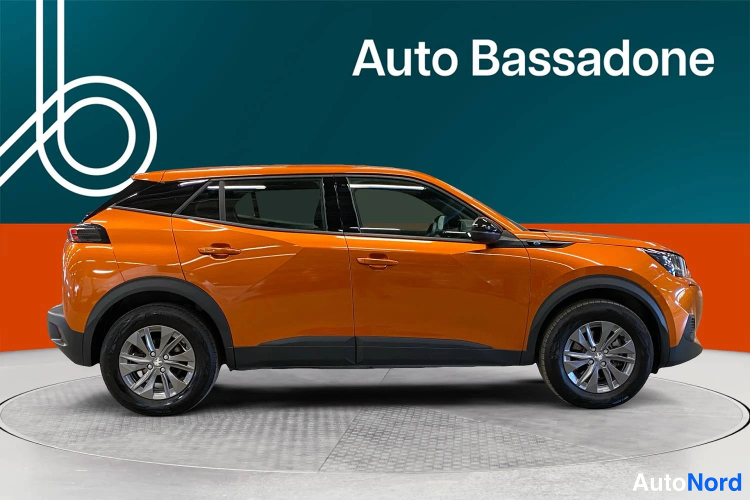Oranssi Peugeot E-2008 2023, sivulta, kuva 5