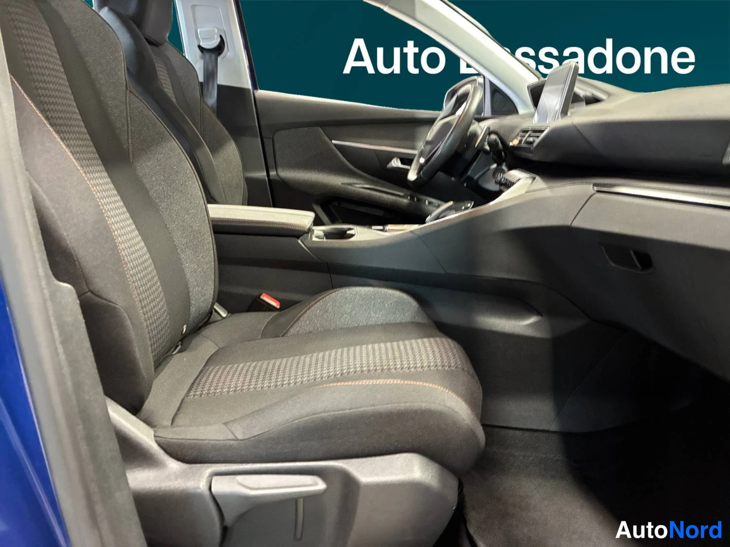 Sininen Peugeot 3008 2020, kuva 16