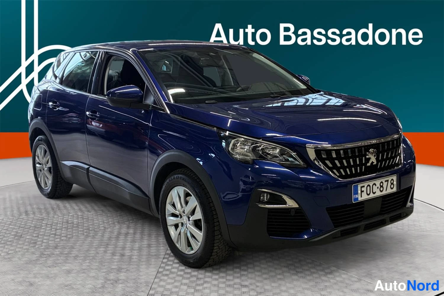 Sininen Peugeot 3008 2020, etuviisto, keula oikealle, kuva 2
