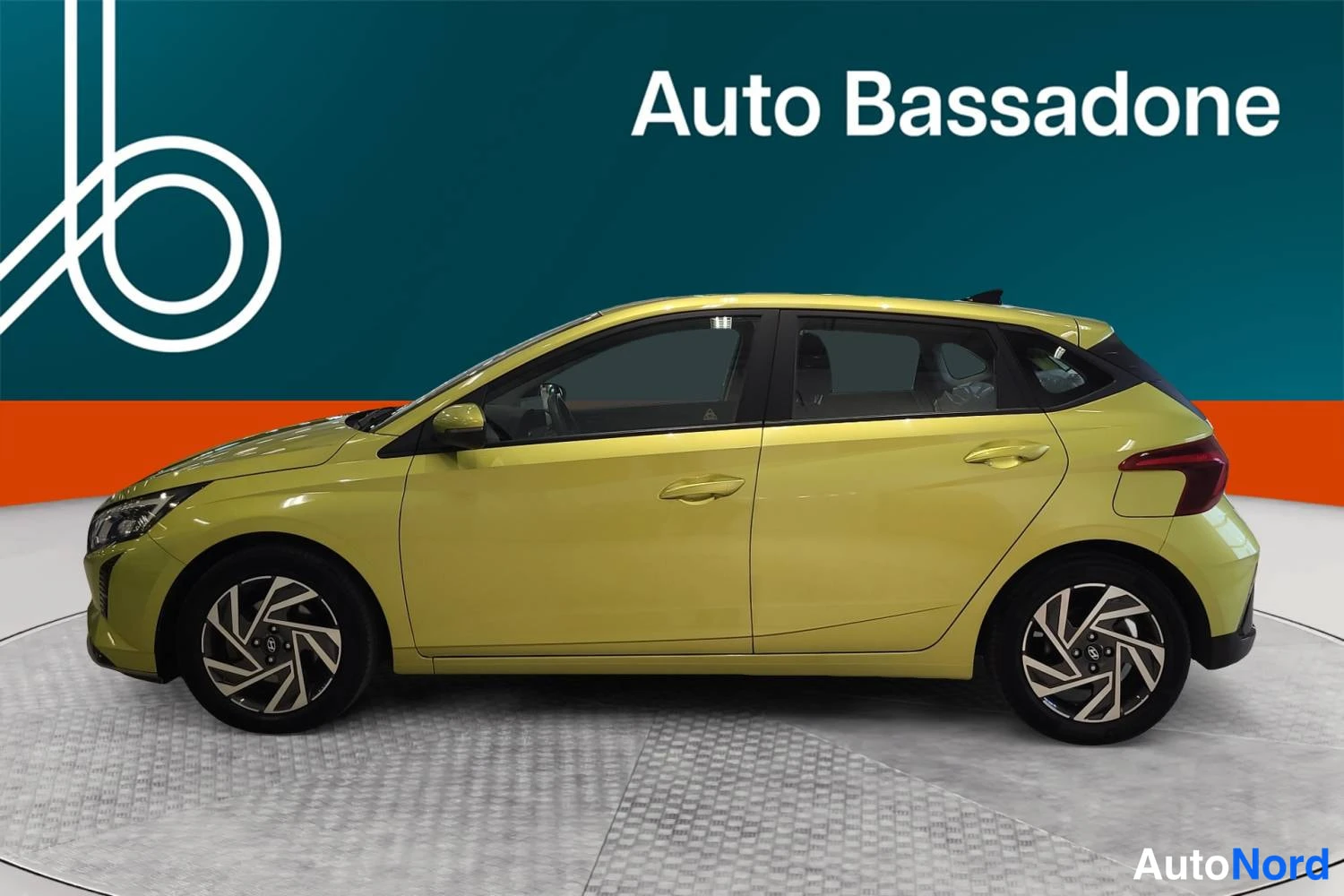 Vihreä Hyundai I20 2025, sivulta, kuva 5