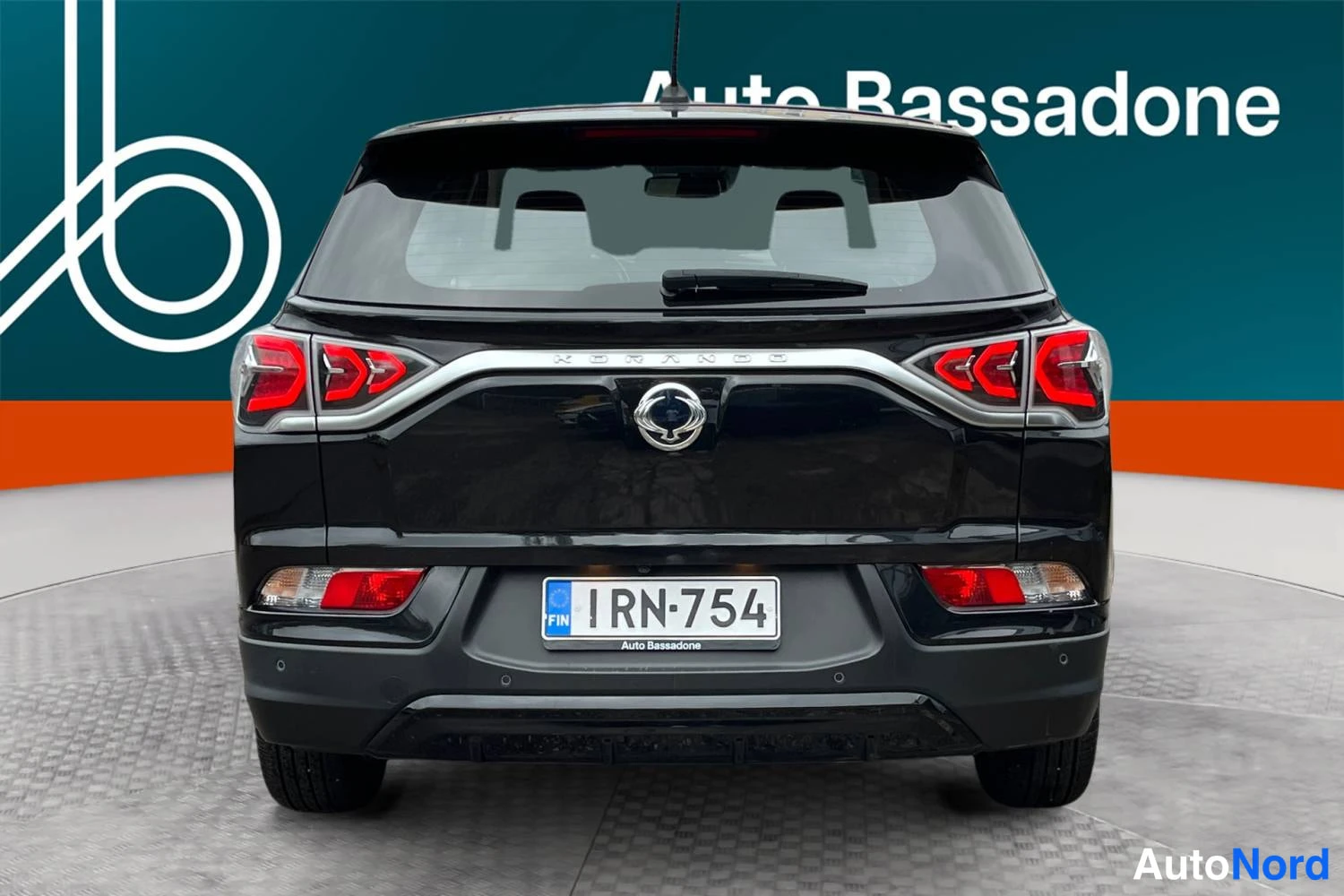 Musta SsangYong Korando e-Motion 2023, takaa, kuva 8