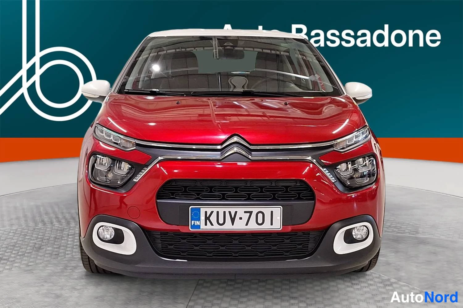 Punainen Citroen C3 2022, edestä, kuva 3