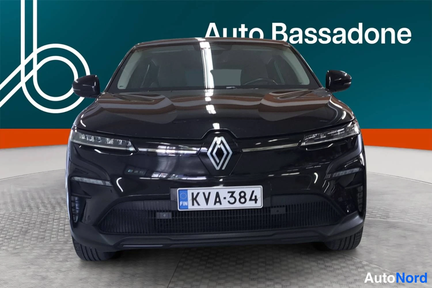 Black Renault Megane E-Tech electric 2022, front, photo 4