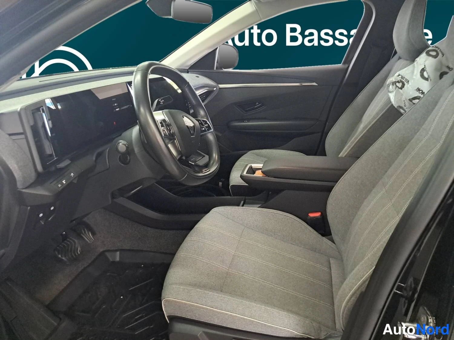 Black Renault Megane E-Tech electric 2022, photo 8