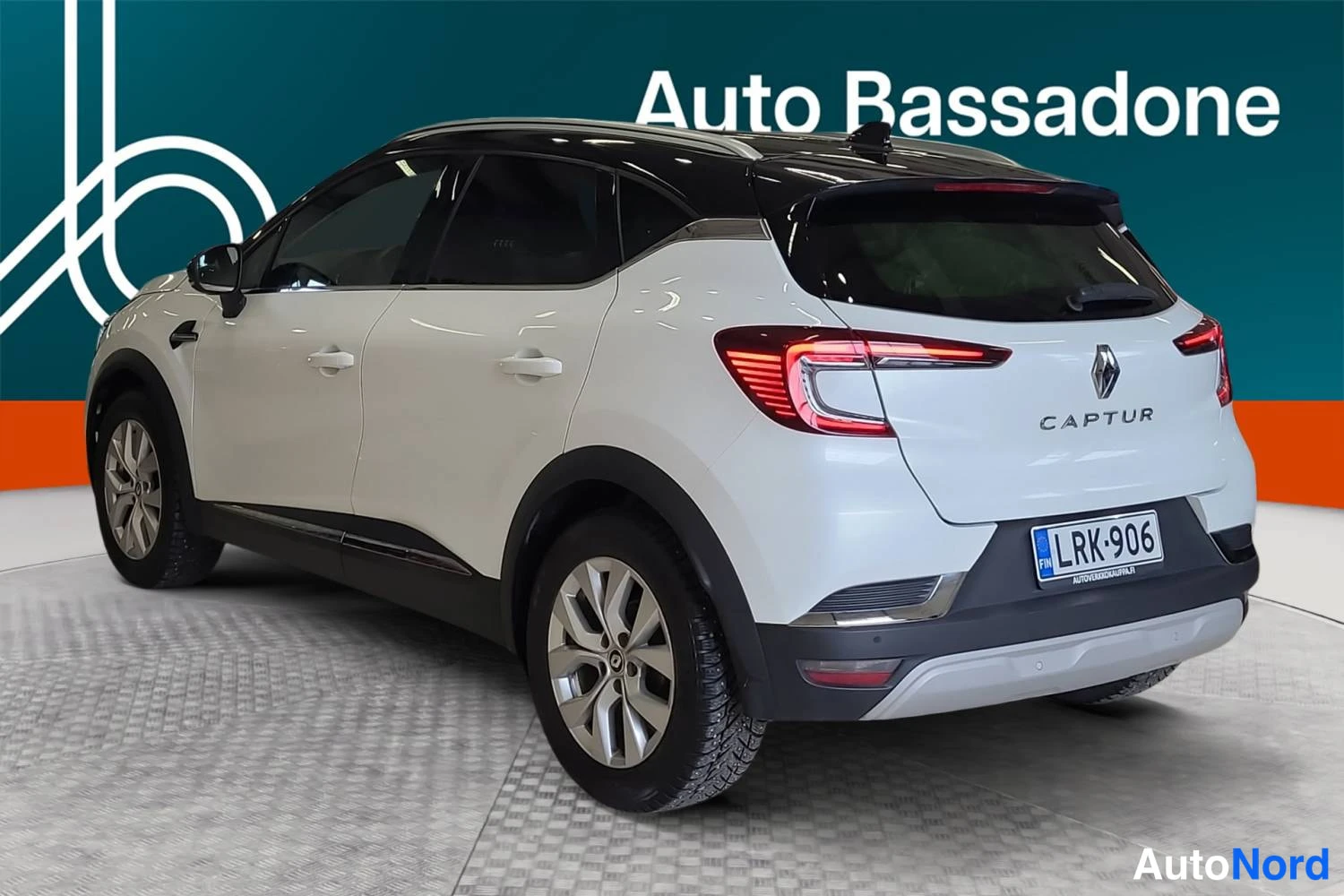 Valkoinen Renault Captur 2022, takaviisto, kuva 6