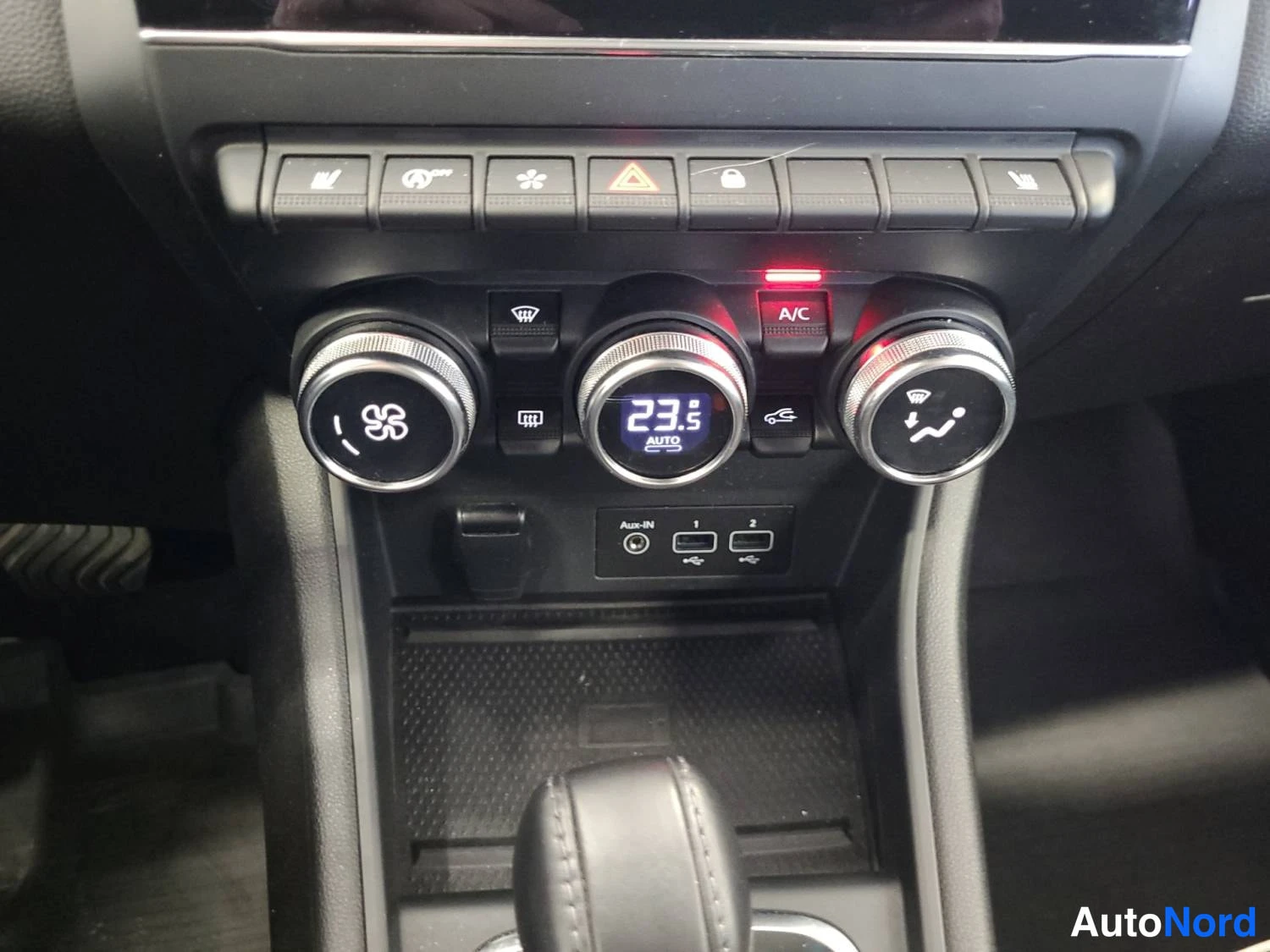 Valkoinen Renault Captur 2022, kuva 22