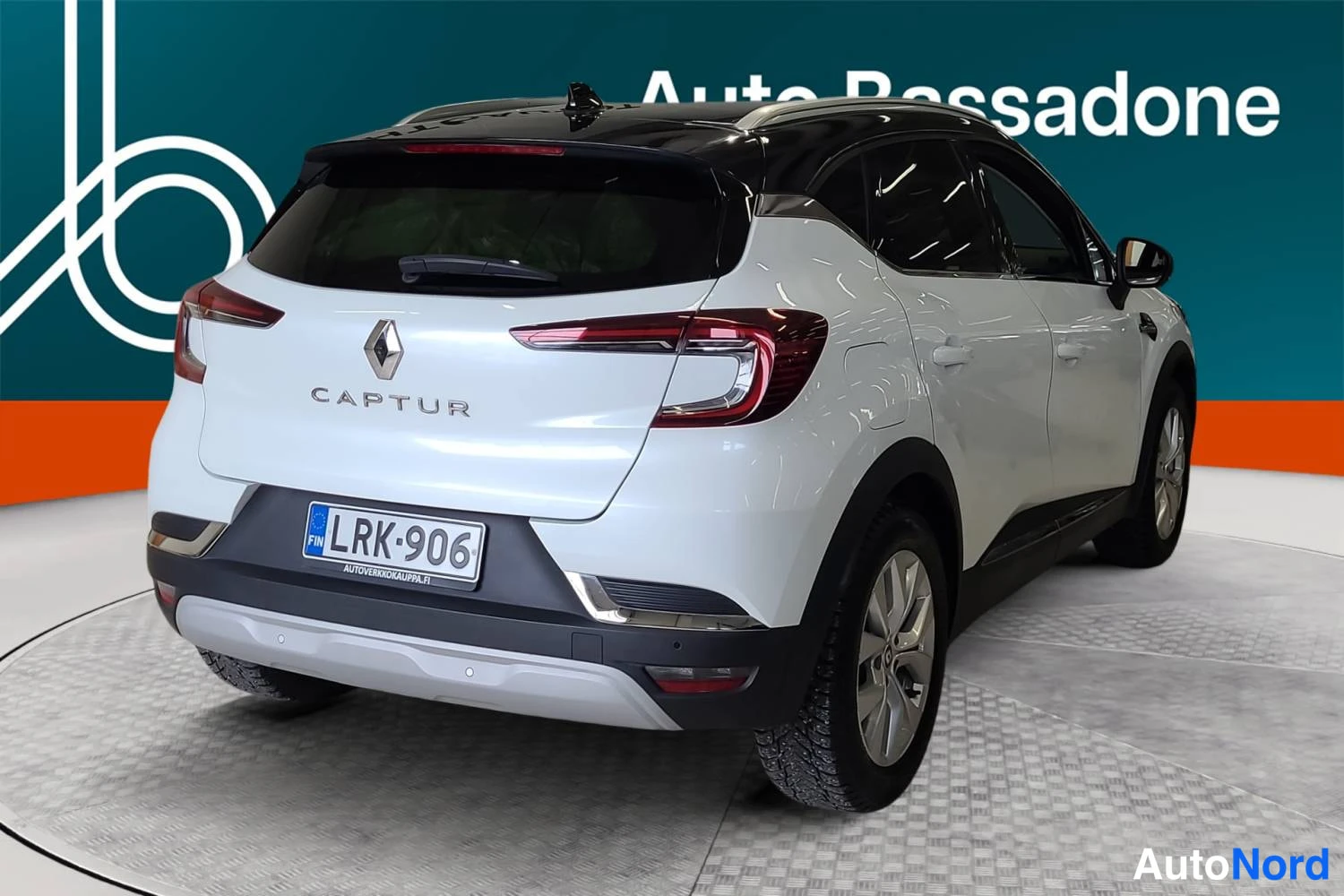Valkoinen Renault Captur 2022, takaviisto, kuva 7
