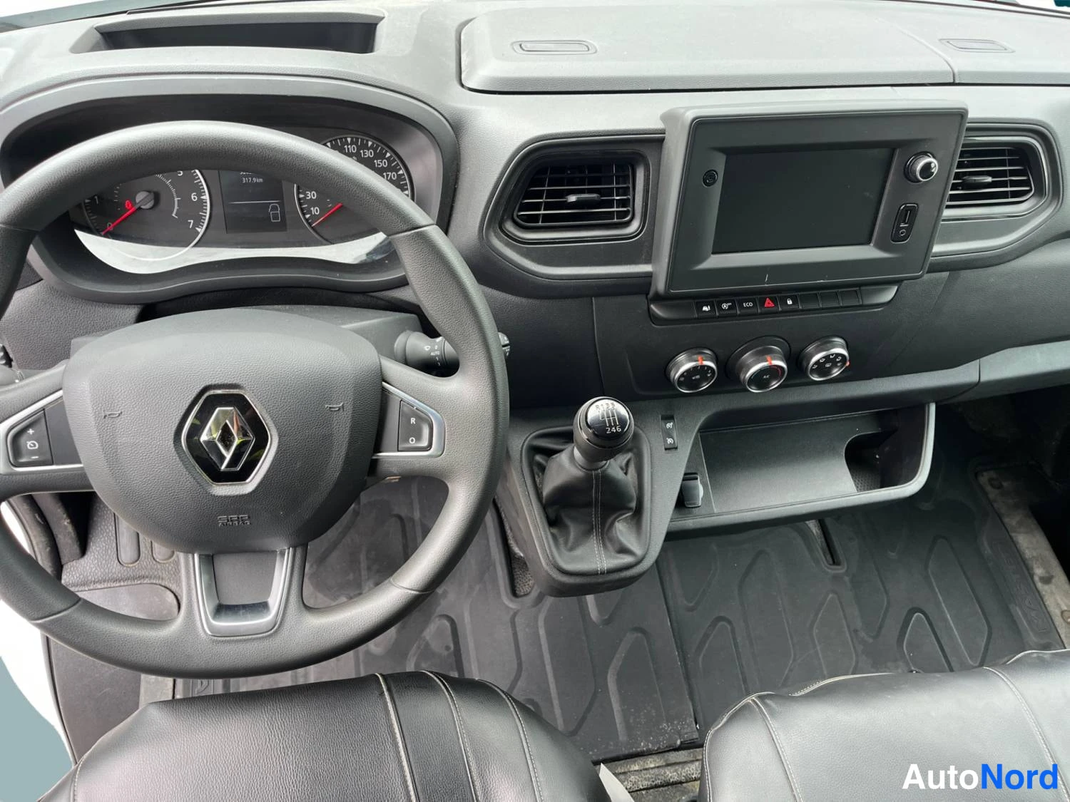 Valkoinen Renault Master 2023, kuva 8