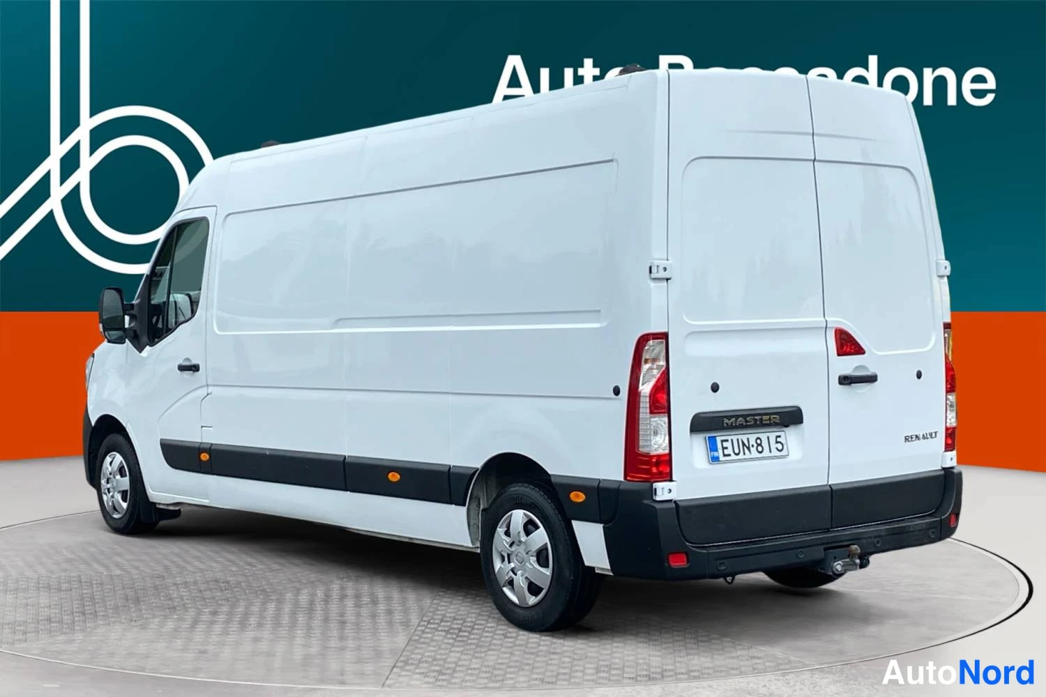Valkoinen Renault Master 2023, takaviisto, kuva 3