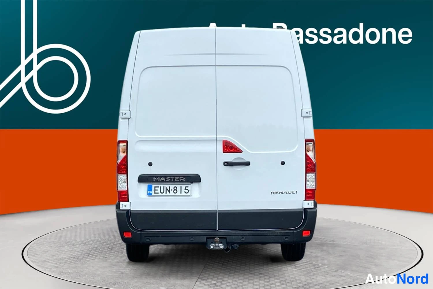 Valkoinen Renault Master 2023, takaa, kuva 4