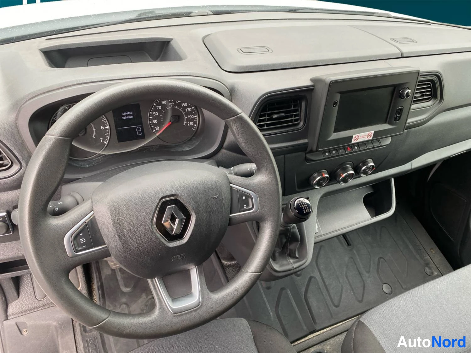 Valkoinen Renault Master 2023, kuva 7