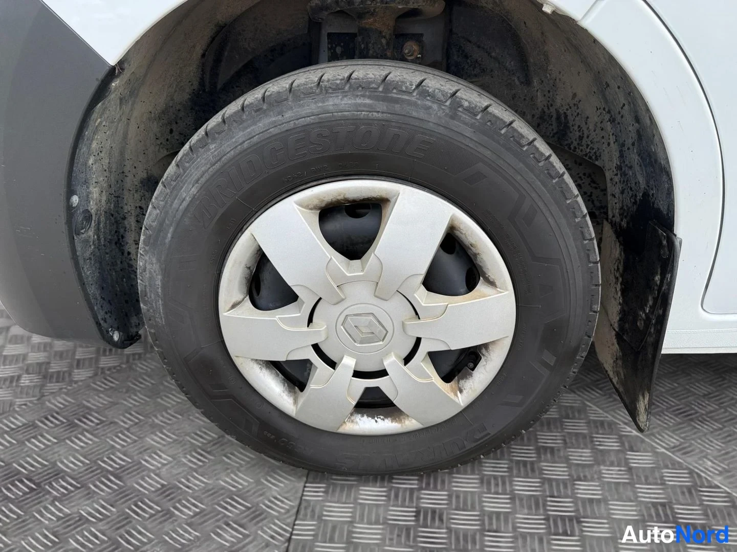 Valkoinen Renault Master 2023, yksityiskohta, kuva 23