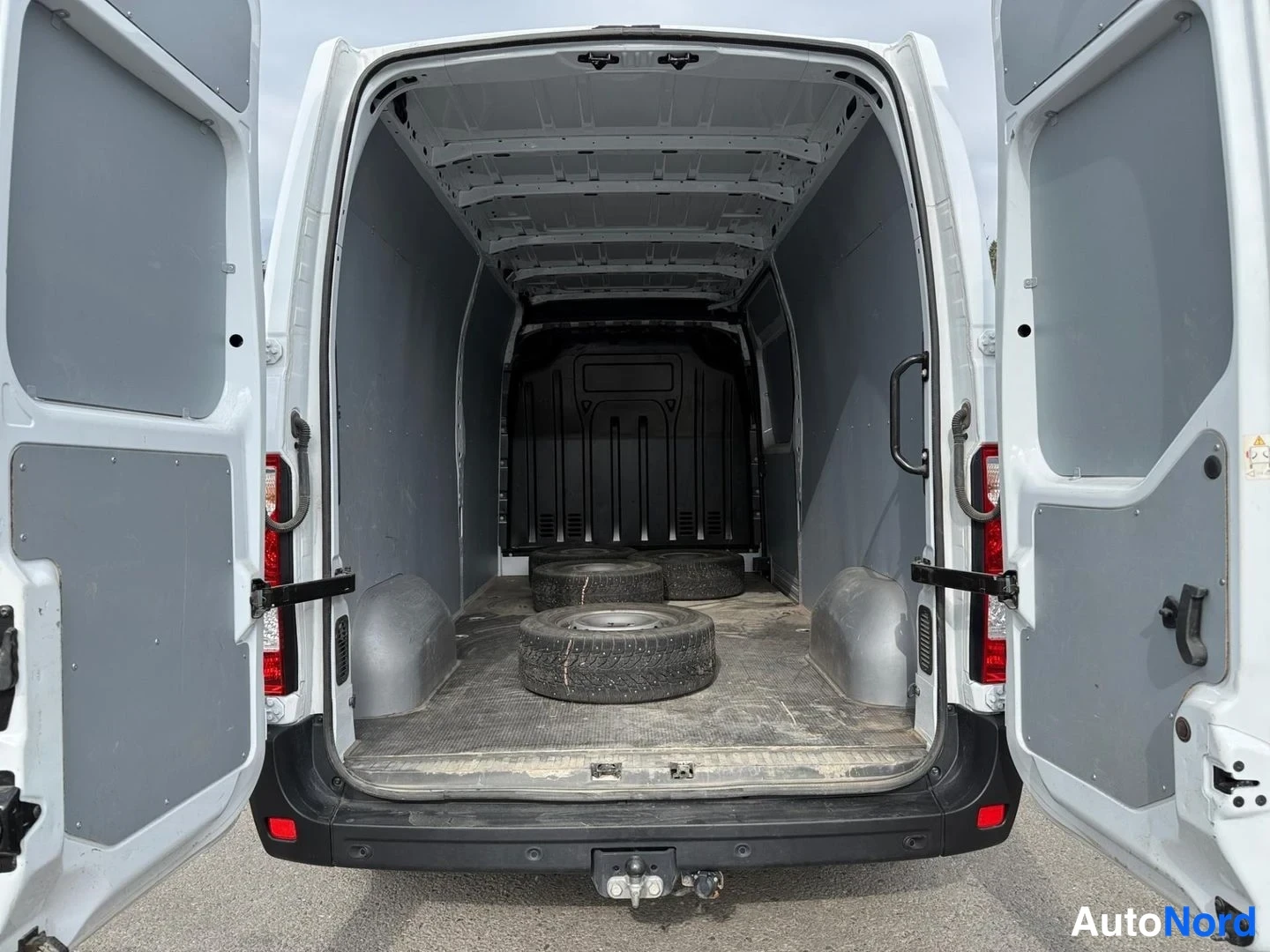 Valkoinen Renault Master 2023, tavaratila, kuva 21