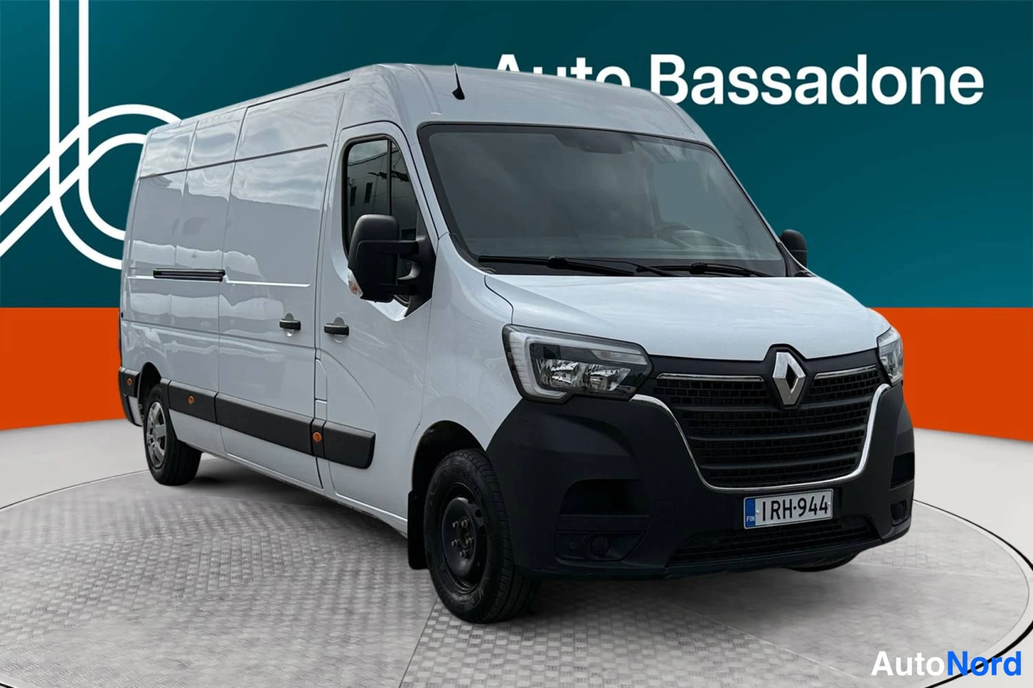 Valkoinen Renault Master 2023, etuviisto, keula oikealle, kuva 3