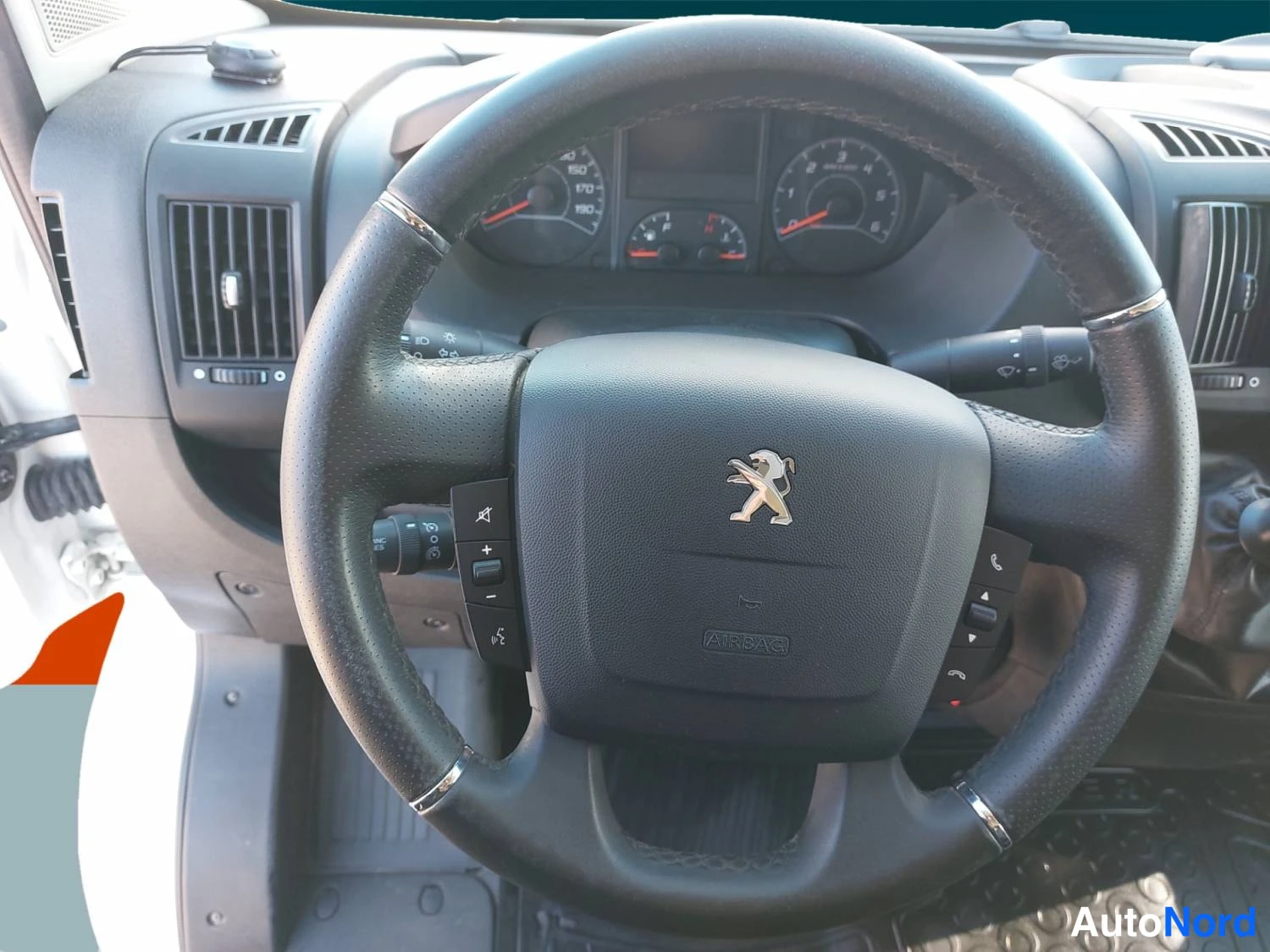Valkoinen Peugeot Boxer 2021, kuva 13