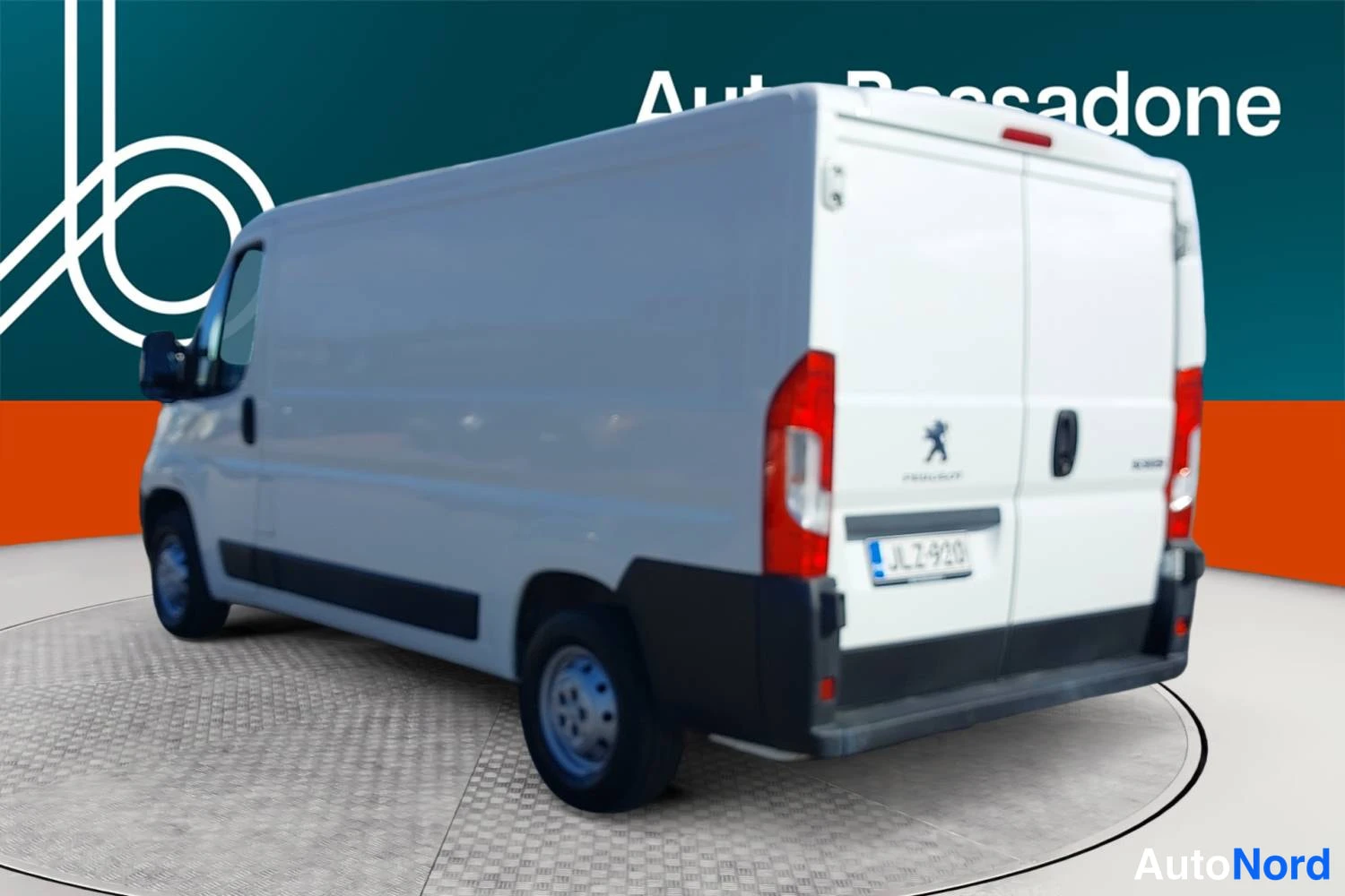 Valkoinen Peugeot Boxer 2021, takaviisto, kuva 7