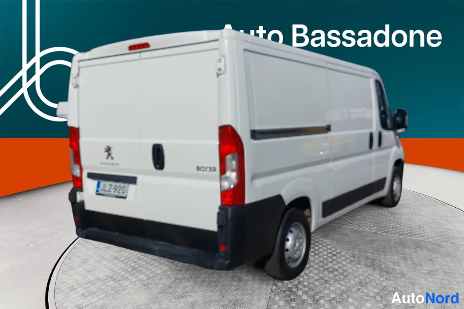 Valkoinen Peugeot Boxer 2021, takaviisto, kuva 6