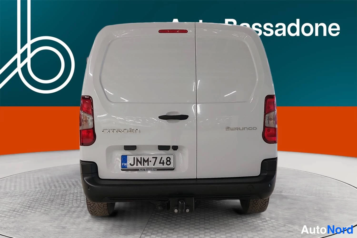 Valkoinen Citroen Berlingo 2025, takaa, kuva 9